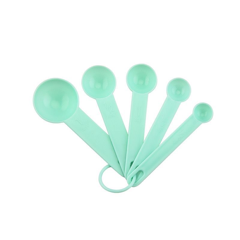 Kunststoff-Messbecher und Löff – Kitchen Gadgets Under $10 Bewertung und Preis